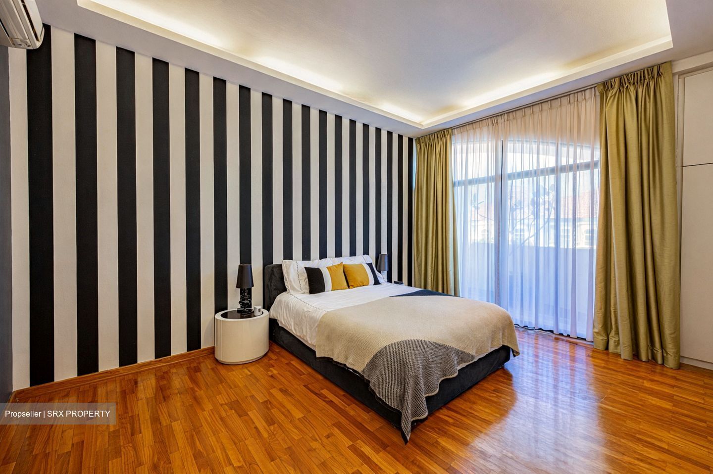 Eastwood Road (D16), Terrace #536904861